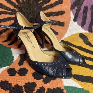 Vintage Charles David peep toe heel